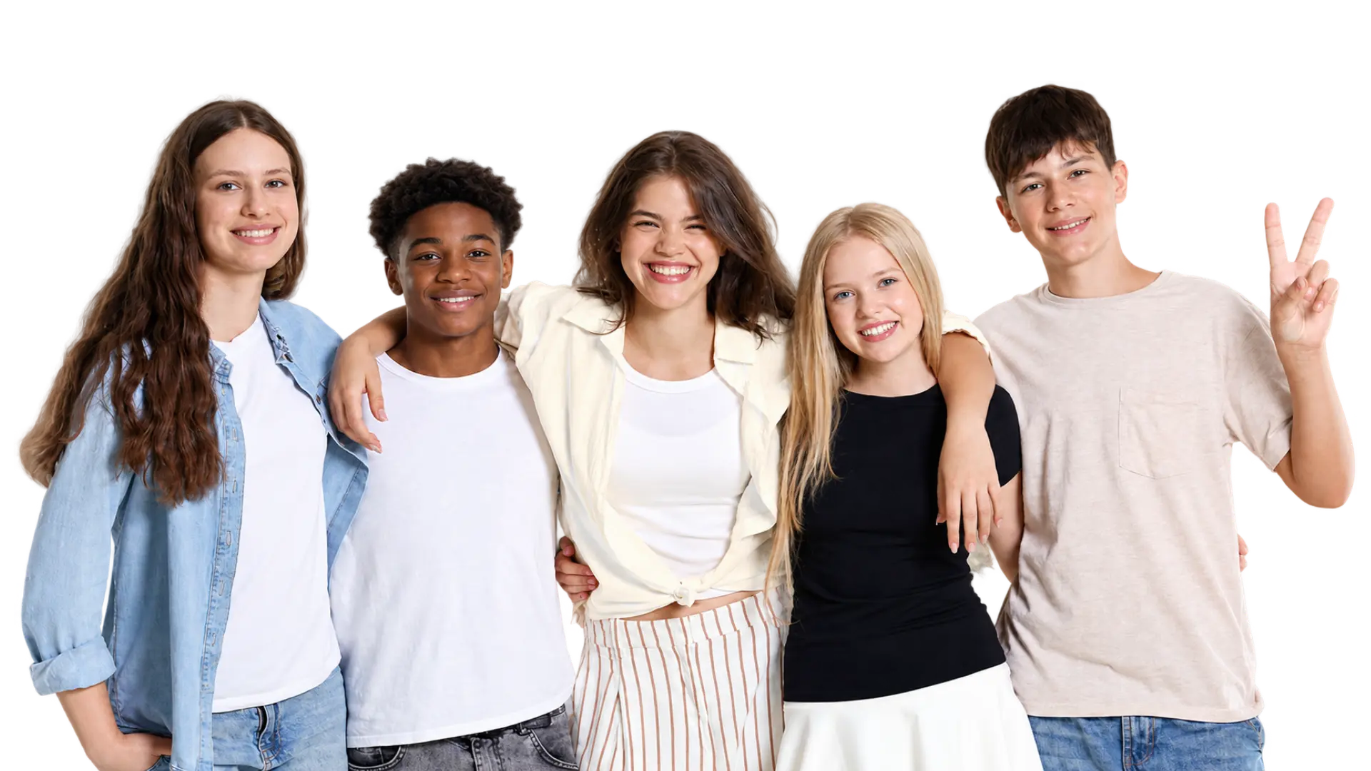 Groep vrolijke tieners die samen klaar zijn voor het middelbaar